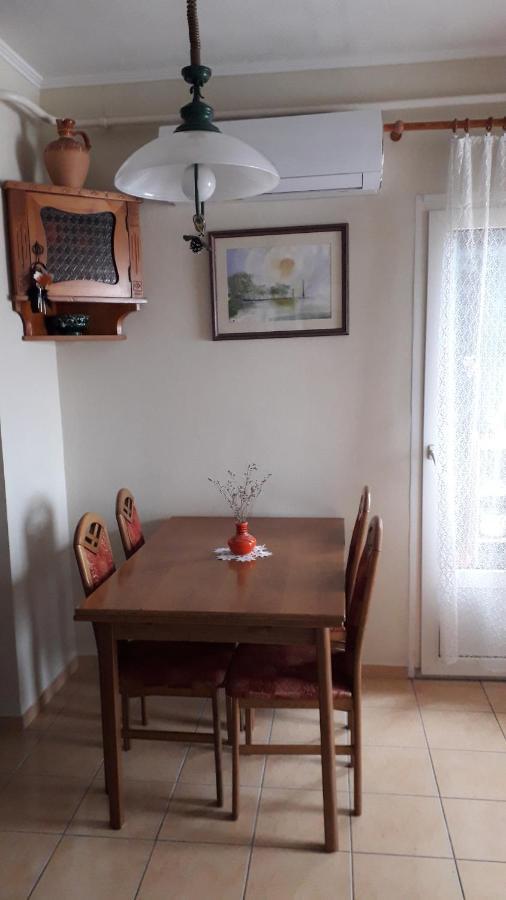 Annika Apartman Eger Extérieur photo